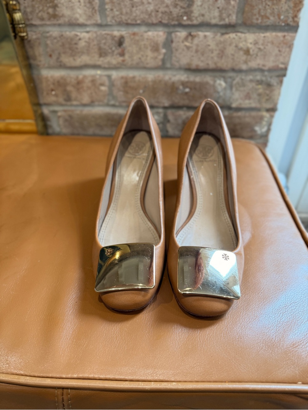 Tory Burch Gigi Leather Pump with Gold metal plate